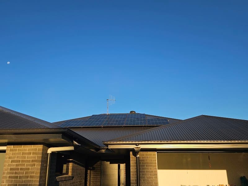 Twyford Solar & Electrical Bundaberg solar panel installation work in Kensington