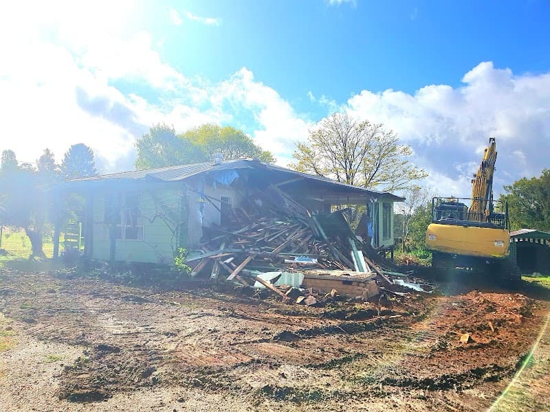 Ultimate Demolitions (Vic) Pty/Ltd demolition work in Narre Warren