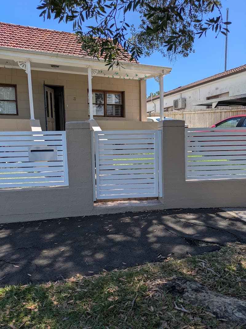 Underwood Fencing and Gates fencing work in Rozelle