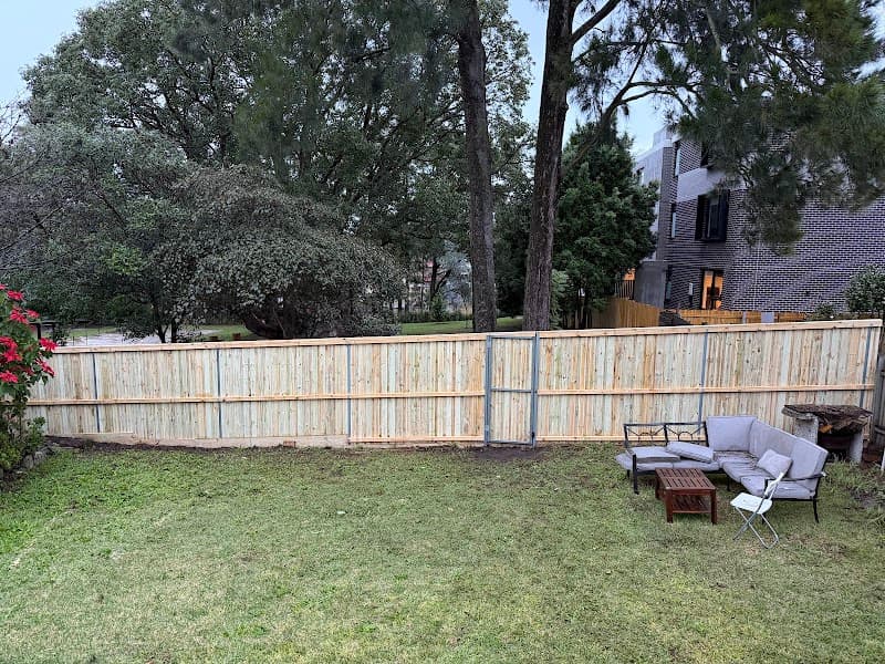 Underwood Fencing and Gates fencing work in Rozelle