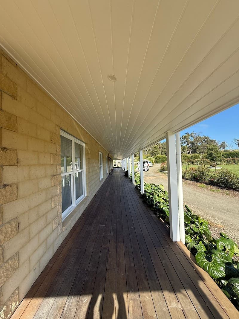 Unistar Painting & Decoration Mornington Peninsula painter work in Mornington