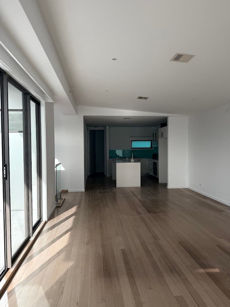 Unistar Painting & Decoration Mornington Peninsula painter work in Mornington