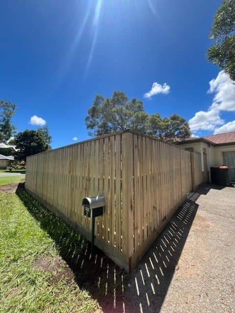 Universe Fencing Brisbane fencing work in Sunnybank