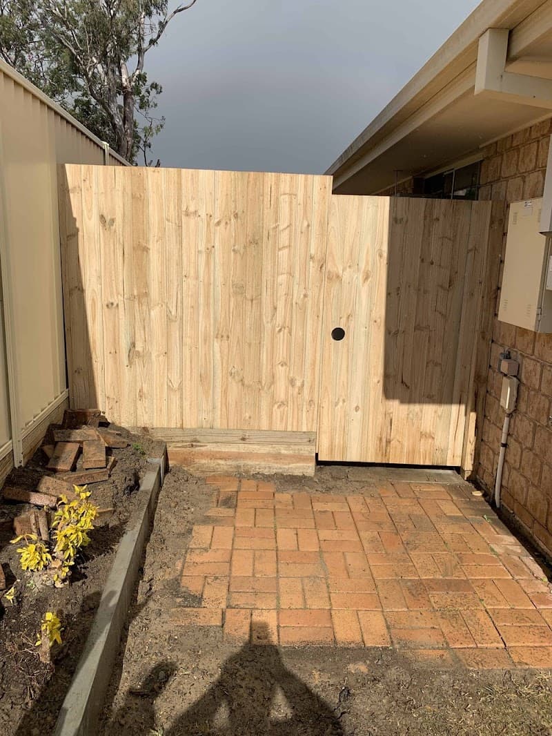 Universe Fencing Gold Coast fencing work in Ashmore