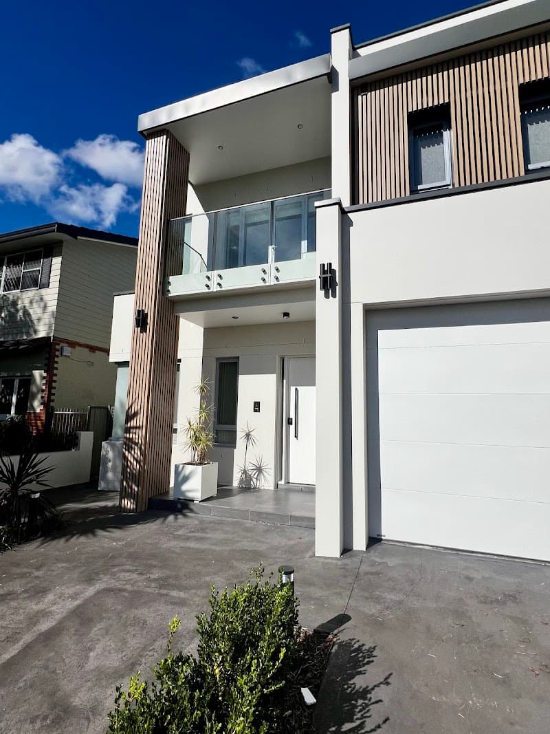 Upscale Painting & Decorating painter work in Sydney