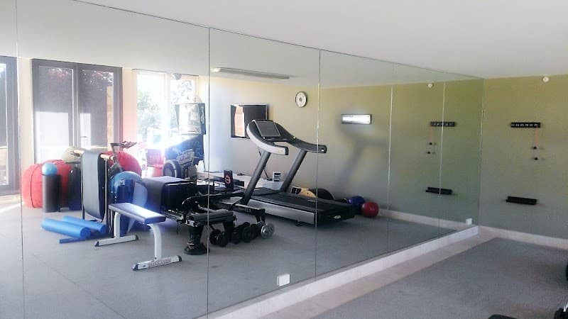Valiant Glass Service glass & glazier work in Sydney