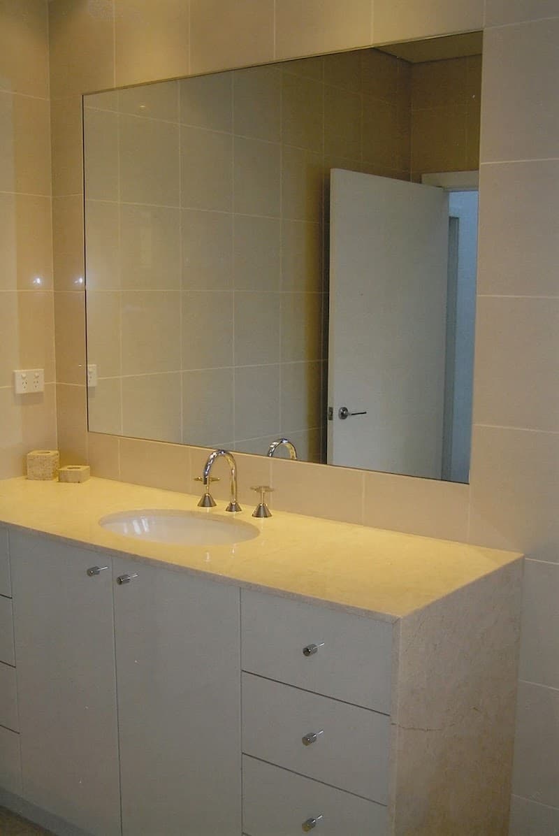 Valiant Glass Service glass & glazier work in Sydney