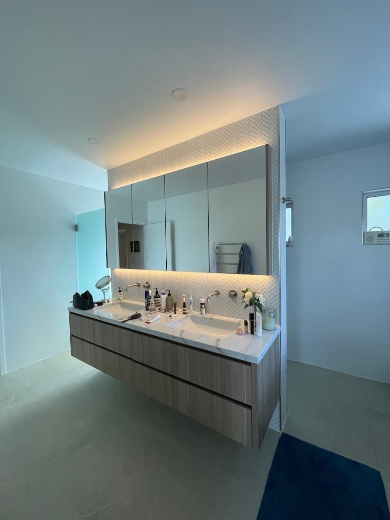 Vanum Electrical electrician work in Surfers Paradise