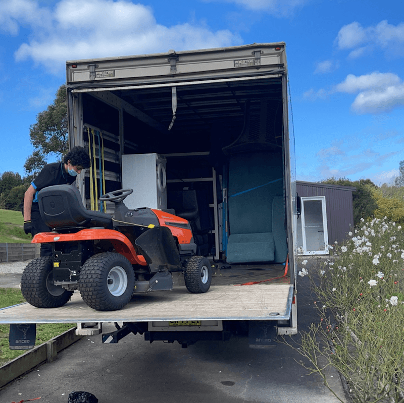 Ventura Removals & Storage removalist work in Wyong