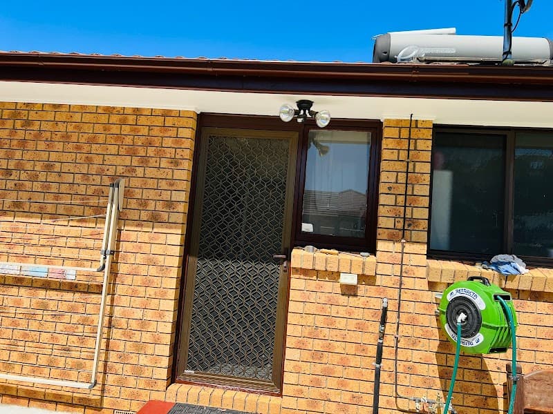 Vibrant Painting and Decorating Service(Plastering, Painting and Roofing Solutions) painter work in Gungahlin