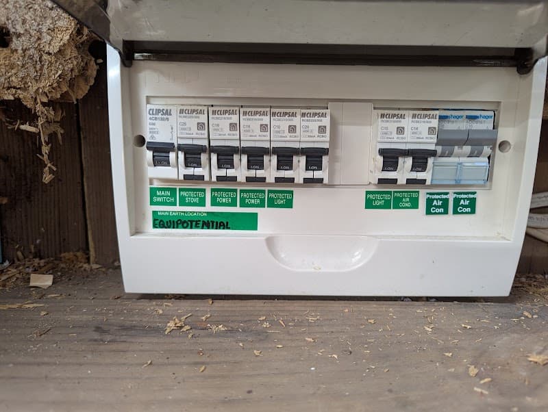 Watts Electrical and AirConditioning air conditioning work in Frankston South