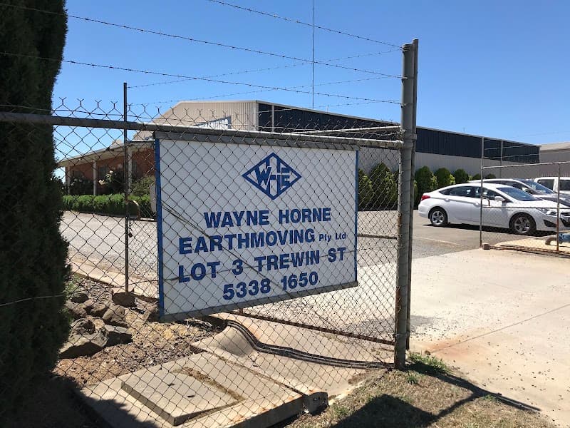 Wayne Horne Earthmoving Pty Ltd demolition work in Wendouree