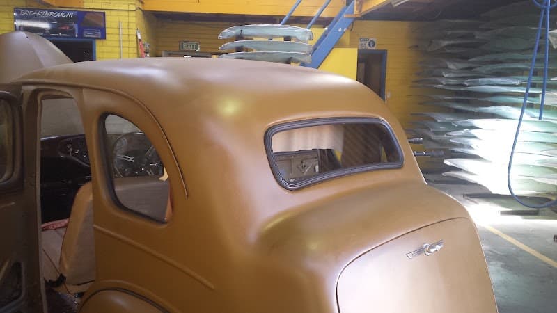Wayne's Windscreens window tinting work in Mandurah