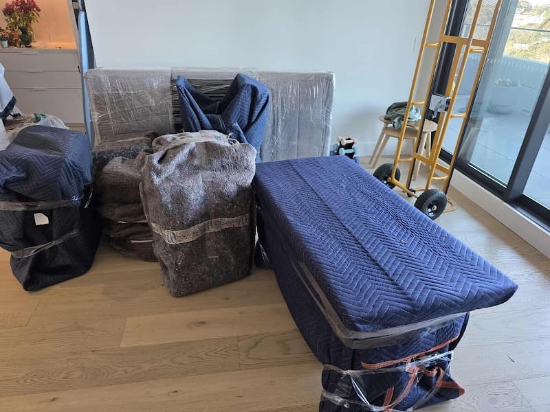We're Moving Removals removalist work in Frankston