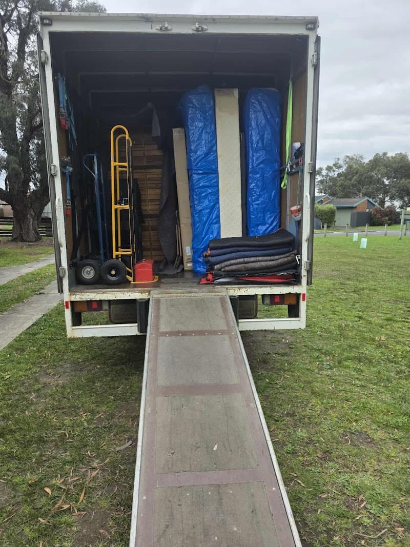 We're Moving Removals removalist work in Frankston