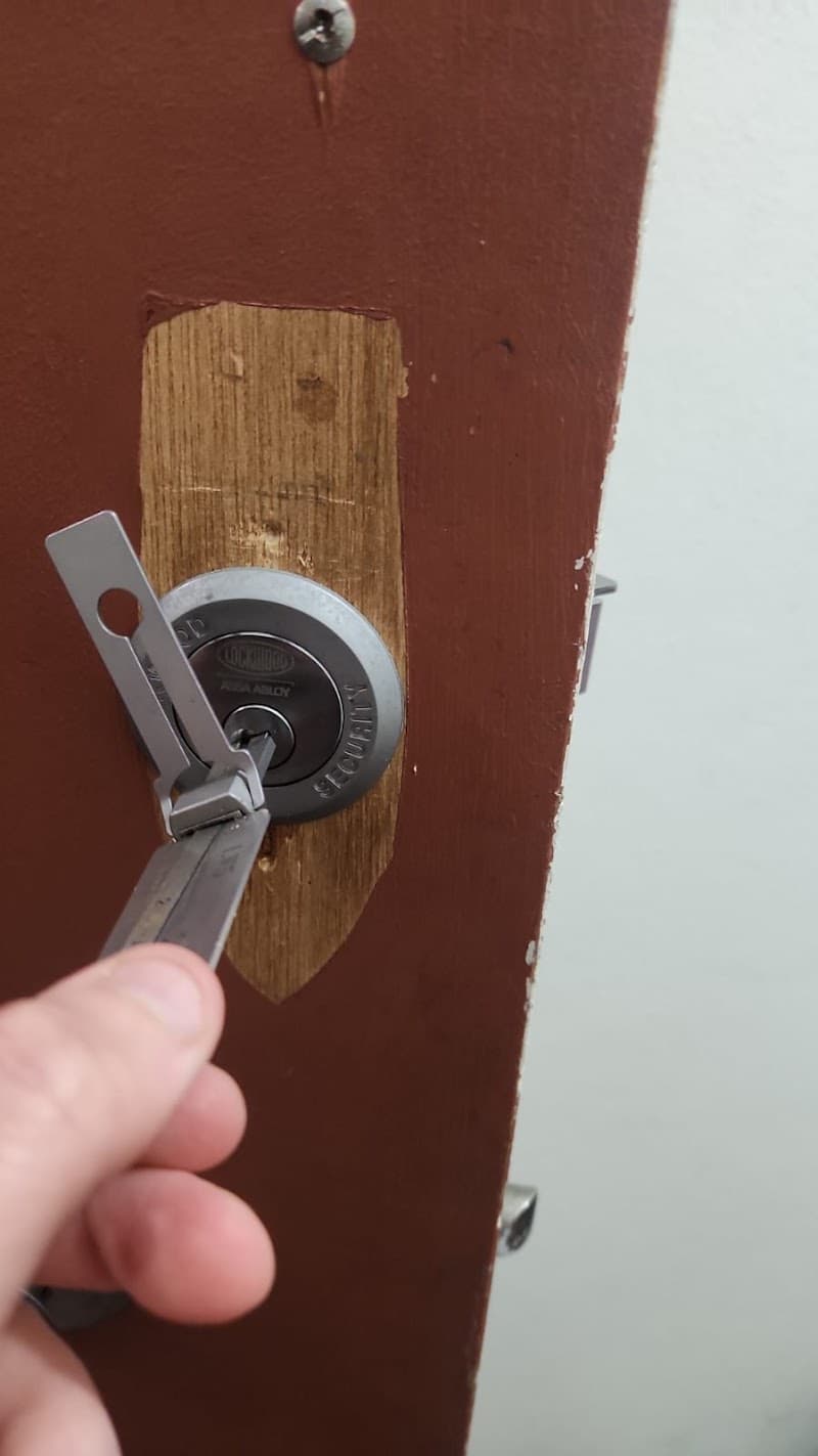 Western Lightspeed Locksmiths locksmith work in Wentworthville