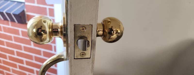 Western Valuix Locksmiths locksmith work in Rosehill