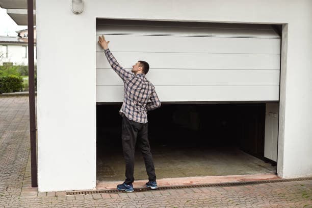 WH Rollerdoors garage doors work in Canadian