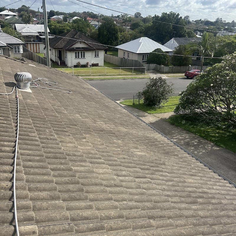 Whitewash Brisbane gutter cleaning work in Bardon