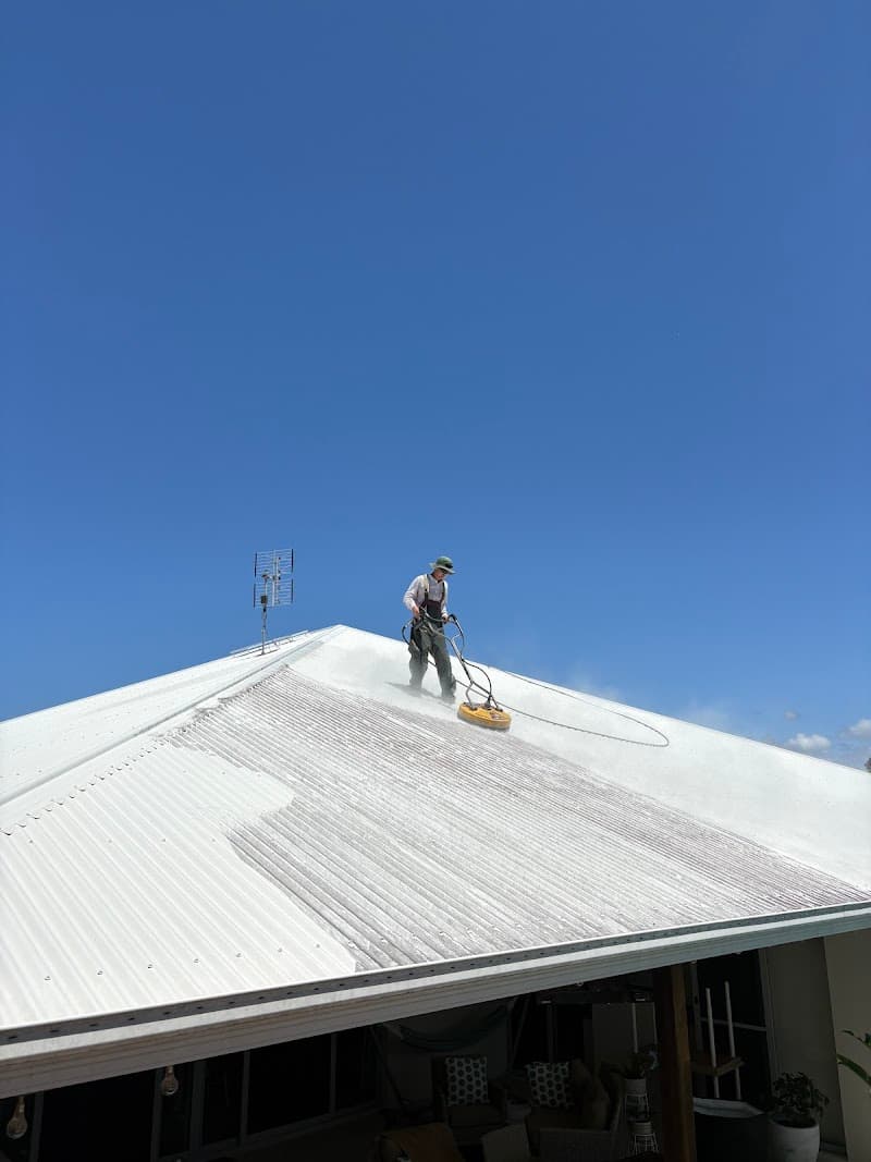 Whitey’s Washing pressure washing work in Maroochydore