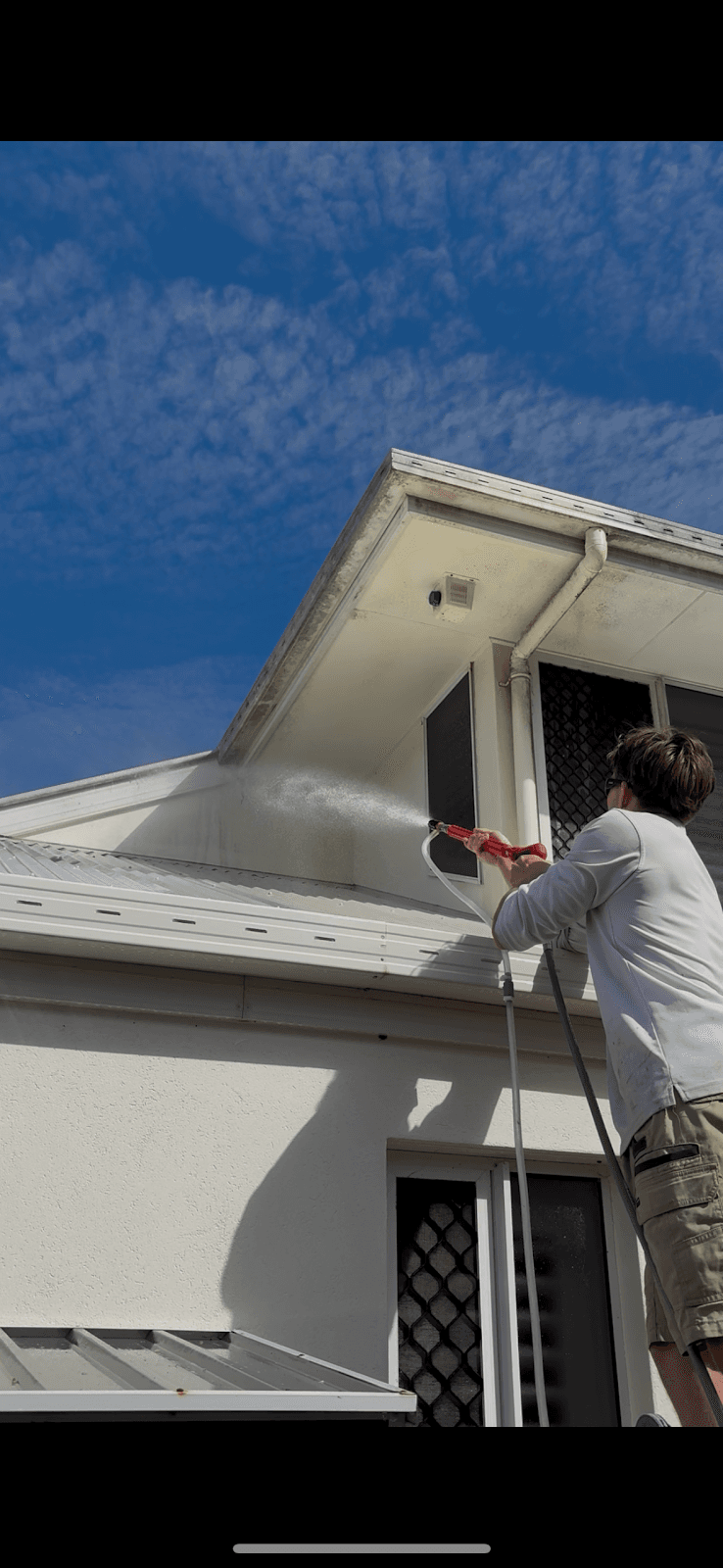 Whitey’s Washing pressure washing work in Maroochydore