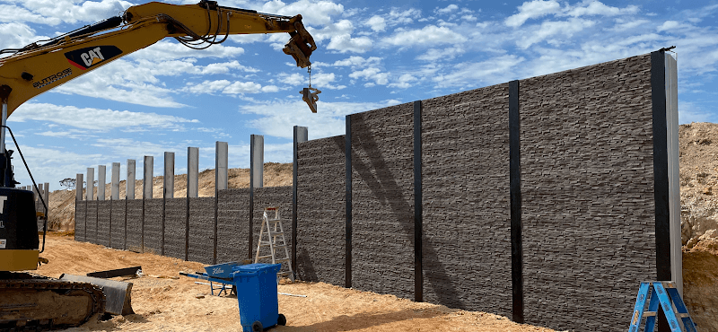 Williams Retaining Pty ltd fencing work in Kalbeeba