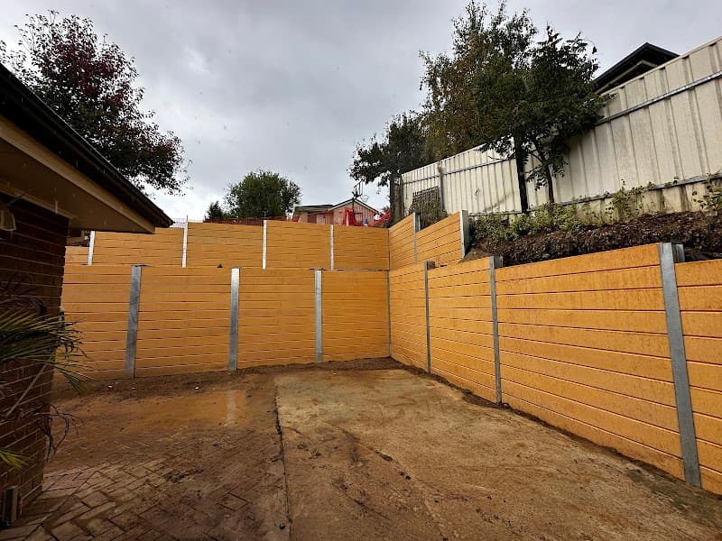 Williams Retaining Pty ltd fencing work in Kalbeeba