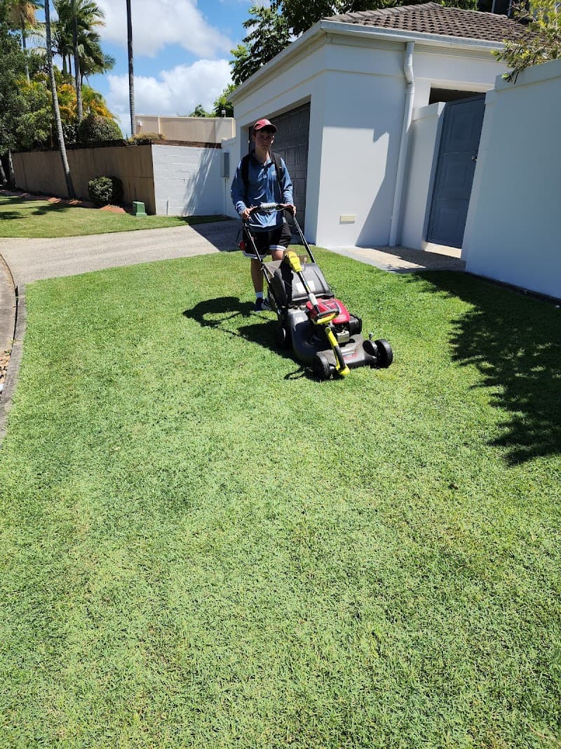 Will’s Lawn Mowing & Trimming Service lawn care work in Bundall