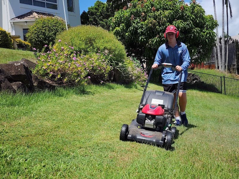 Will’s Lawn Mowing & Trimming Service lawn care work in Bundall