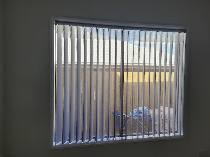 World blinds Queensland curtains & blinds work in Strathpine