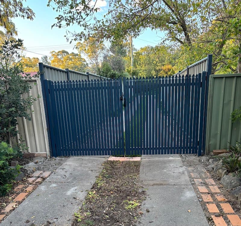WR Engineering fencing work in Fyshwick