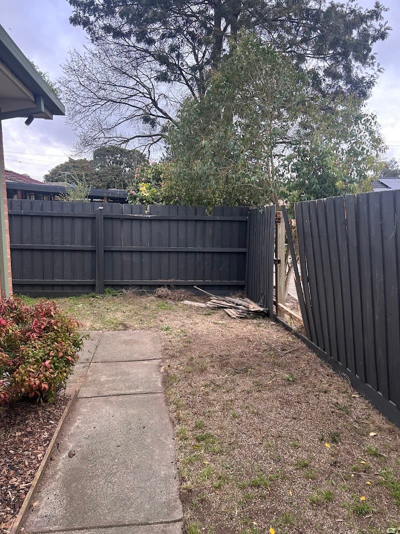 WRIGHT WAY RUBBISH REMOVAL rubbish removal work in Phillip