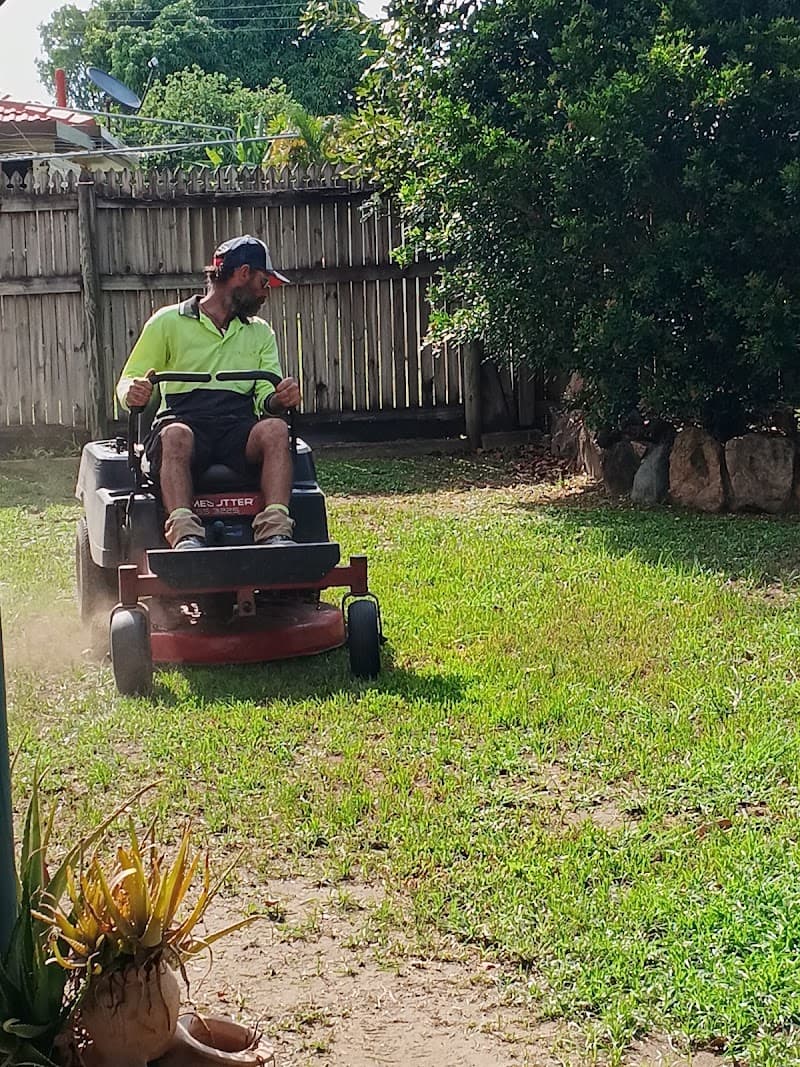 Yanzy's Lawn care lawn care work in Aitkenvale
