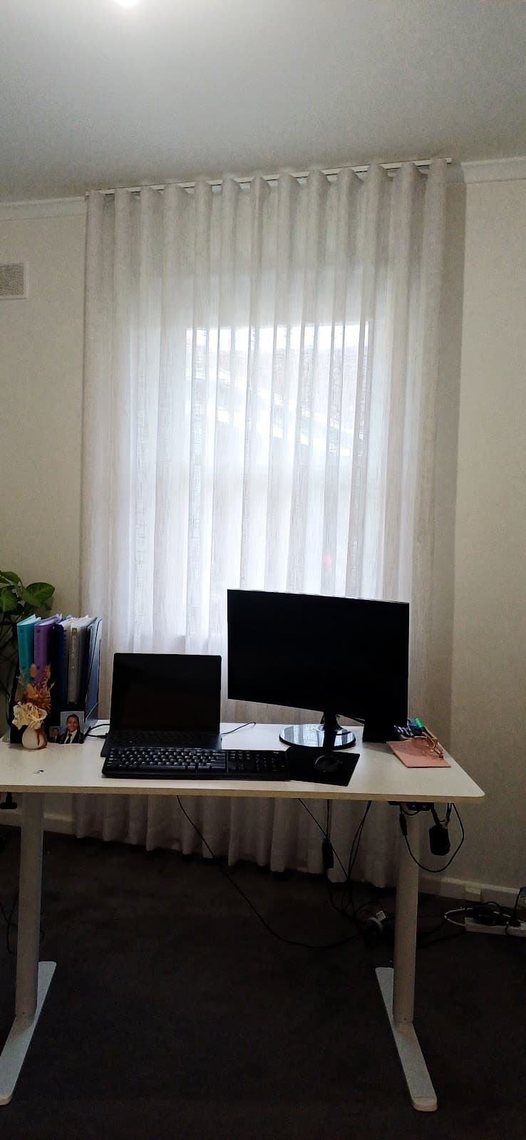 YN DREAM CURTAINS curtains & blinds work in Ashford